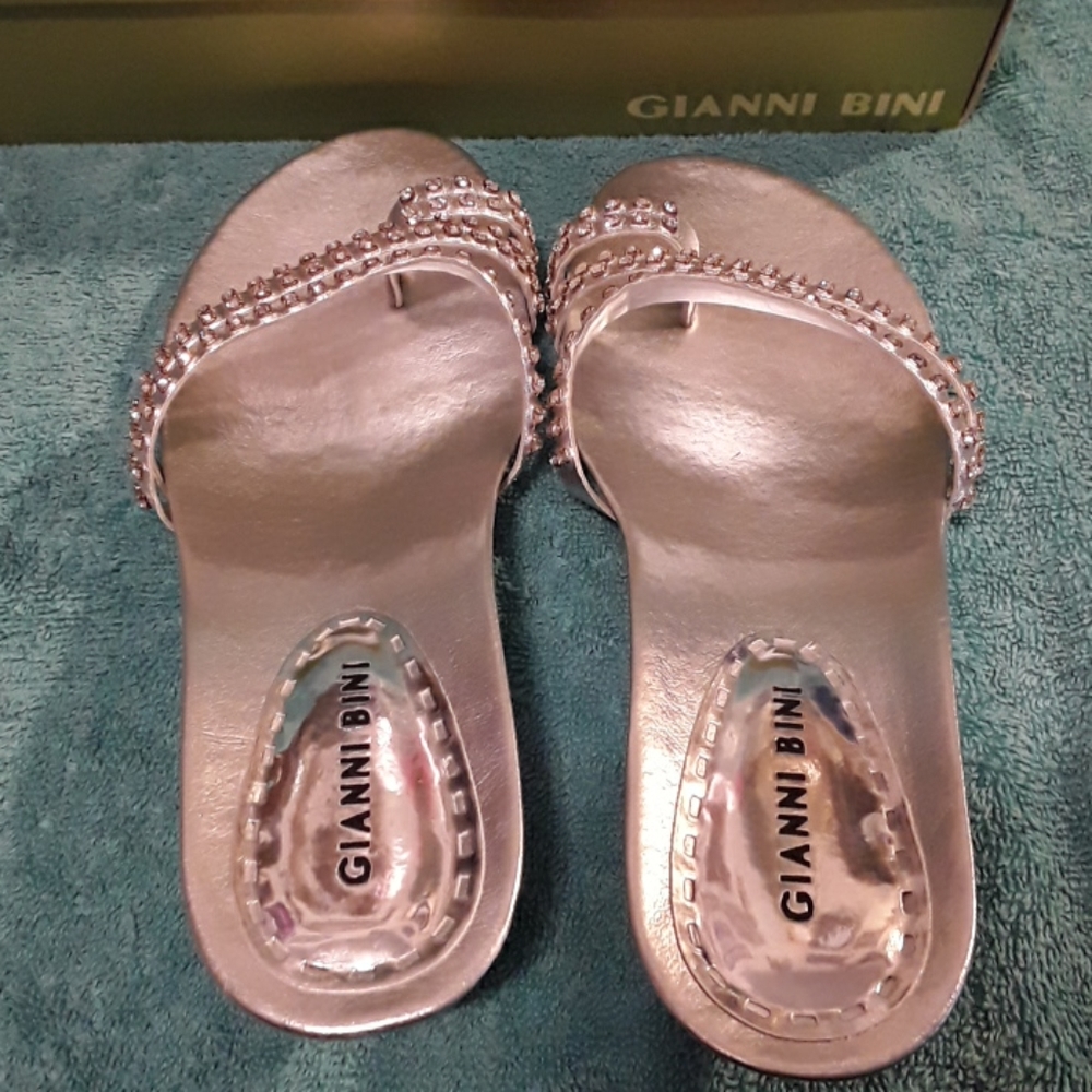 *2 For 20*  Gianni Bini 8M Silver Heels
